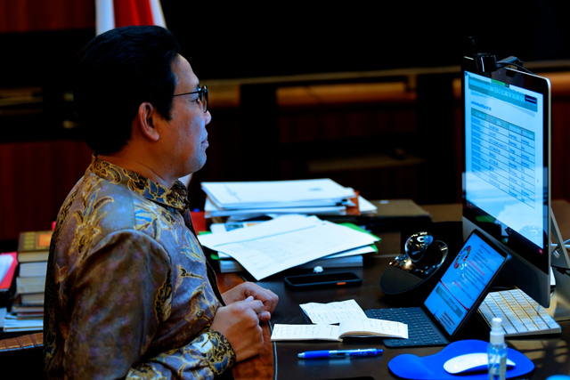 Mendes PDTT Abdul Halim Iskandar Rapat Koordinasi Penanganan Tata Kelola Danau Maninjau secara virtual, Jakarta, Selasa (18/5).  Foto: Dok. Kemendes PDTT