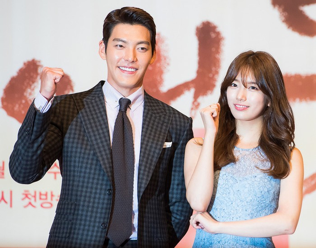 Aktor Kim Woo Bin dan Aktris Bae Suzy. Sumber foto: Wikimedia.