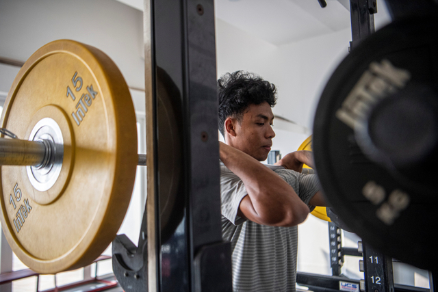 Pelari Indonesia Lalu Muhammad Zohri berlatih di Stadion Madya, Gelora Bung Karno, Jakarta, Jumat (21/5).  Foto: Nova Wahyudi/ANTARA FOTO