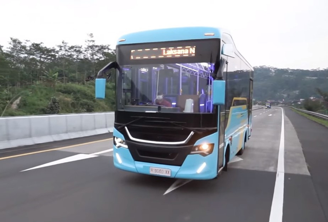 Bus medium baru dari karoseri Laksana. Foto: dok. Laksana