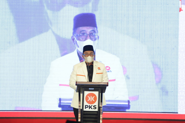 Ketua dewan pimpinan wilayah (DPW) PKS Jawa Barat, Dr. Haru Suandharu. (Tomi Indra)