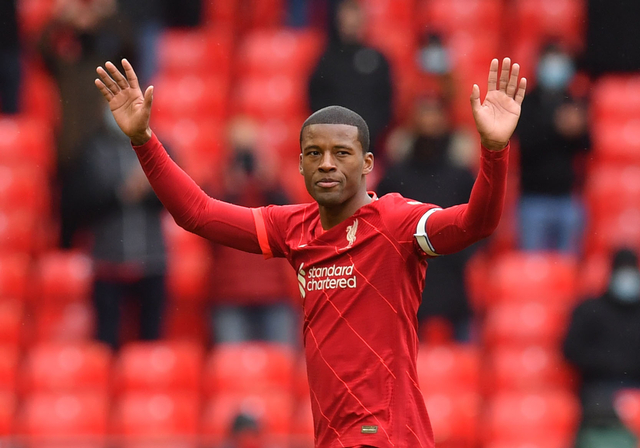 Perpisahan Gini Wijnaldum usai laga Liverpool vs Crystal Palace Foto: REUTERS/Phil Noble