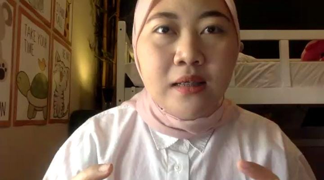 Salah satu petinggi di PT Paragon Technology and Innovation, Dwi Suci Candraningsih, saat mengisi Tugu Media Goes to Campus, pada Senin (24/05/2021). Foto: tangkapan layar