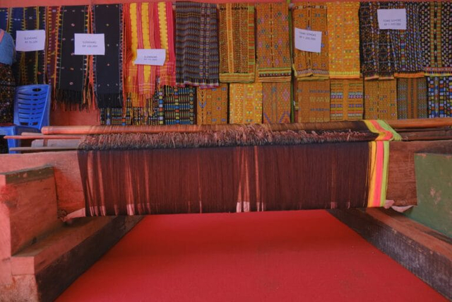Motif Songke Cibal Manggarai. Sumber foto : Humas Dekranasda Manggarai.