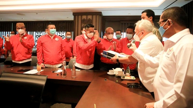 Calon Ketua Umum Kadin Anindya Bakrie mendaftarkan diri untuk maju dalam pemilihan ketua umum Kadin di Jakarta, Senin (24/5). Foto: Istimewa/Antara