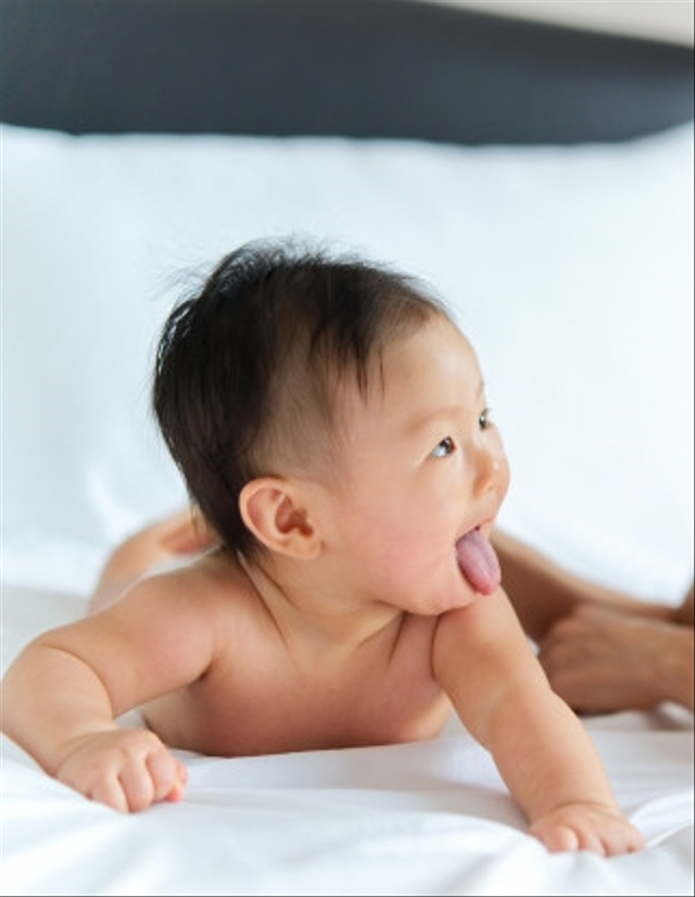 Kenapa Lidah dan Mulut Bayi Putih? Foto: Freepik