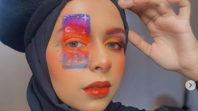 Potret Dilla Jaidi yang kerap memoles wajahnya dengan lukisan. Foto: Instagram/@dillaljaidi