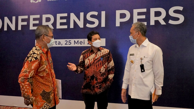 Dirut BPJS Kesehatan, Ali Ghufron Mukti, menyampaikan keterangan pers terkait pengamanan data keanggotaan BPJS Kesehatan. Foto: BPJS Kesehatan