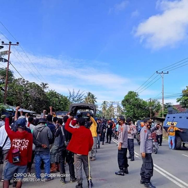 Ratusan  pendemo yang sempat di tahan di Markas Komando Brimob Polda Papua Barat