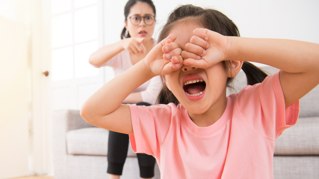 Mulut Balita Dilakban karena Menggigit Temannya, Efektifkah Bikin Jera?
 Foto: Shutter Stock