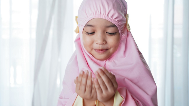 Cara Agar Anak Rajin Berdoa Foto: Shutterstock