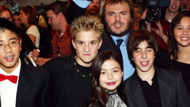 Kevin Clark (tengah, pirang) era School of Rock dok IG @mirandacosgrove
