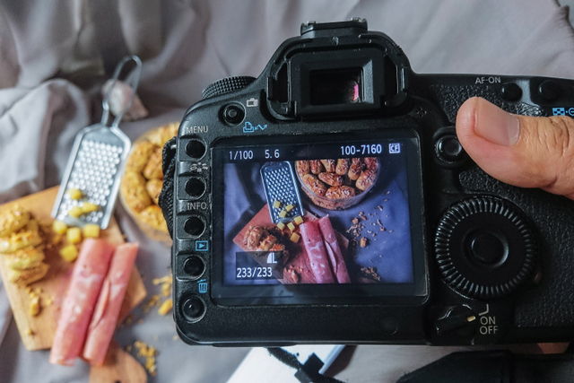 Ilustrasi memotret makanan. Foto: Shutterstock