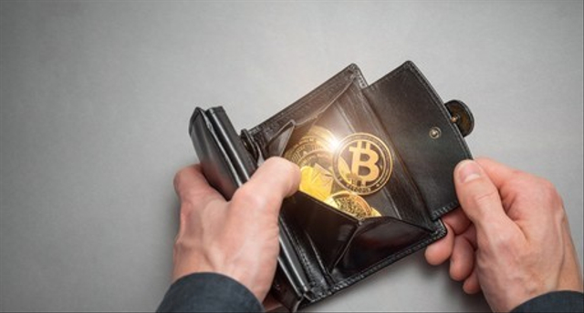 Ilustrasi investasi kripto. Photo by shutterstock.