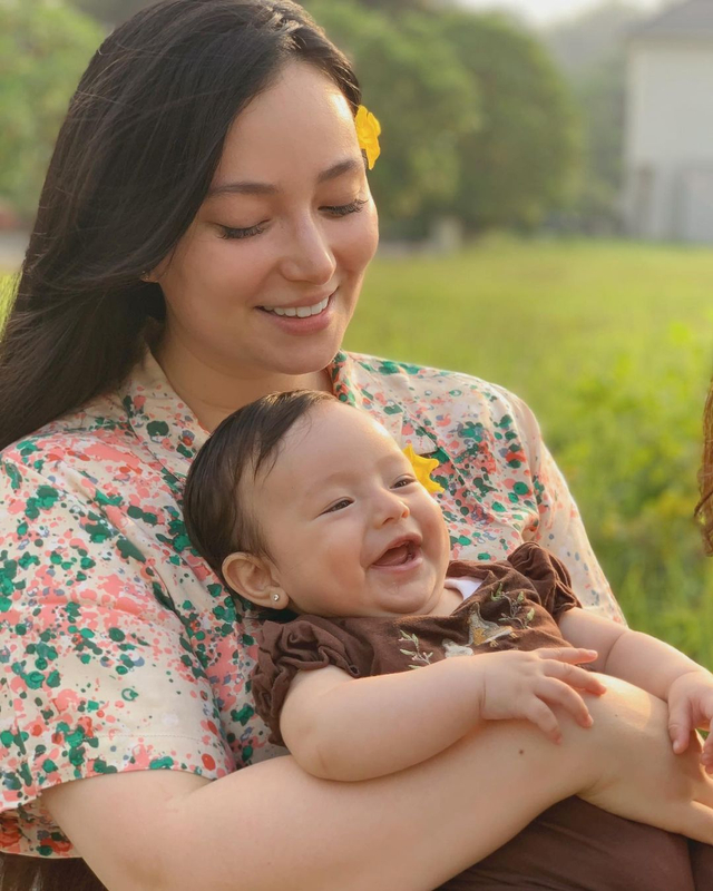 Asmirandah dan anaknya, Chloe.
 Foto: Instagram/asmirandah89
