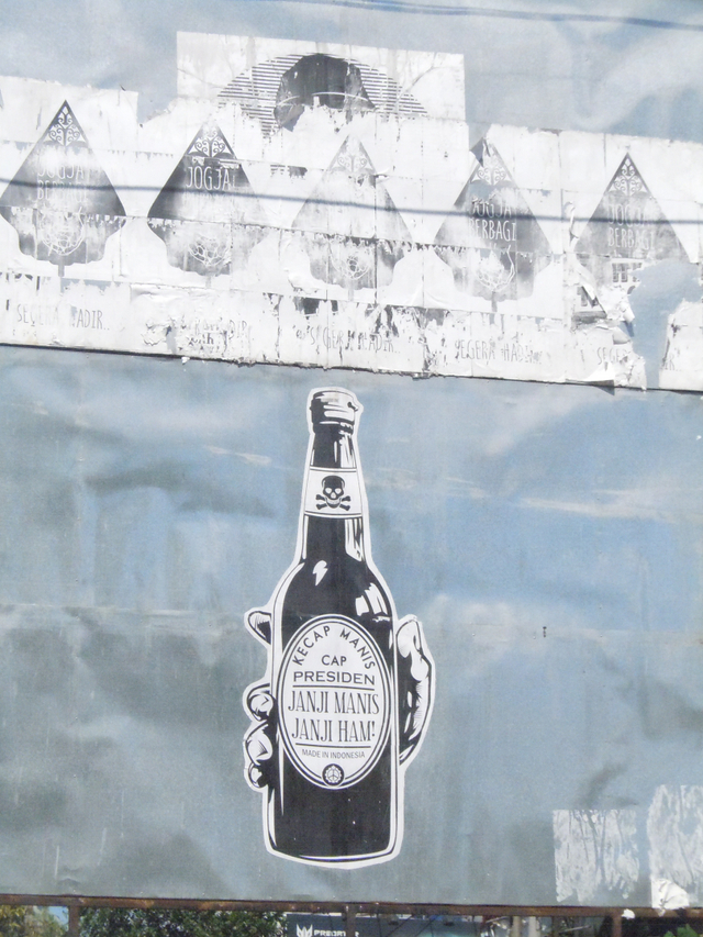 Literasi atas media iklan lebih membutuhkan ketanggapan daripada sekadar kecakapan. Foto oleh Arimbi.