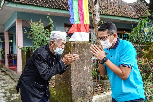 ketika mengunjungi Desa Cibuntu, Kecamatan Pesawahan, Kabupaten Kuningan pada Senin (31/5/2021). Foto: Dok. Kemenparekraf