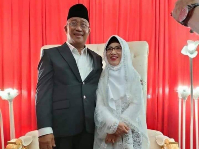 Prosesi pernikahan Wali Kota Tidore ini dilaksanakan di kediaman mempelai wanita di Kelurahan Tanah Tinggi, Kota Ternate. Foto: Istimewa