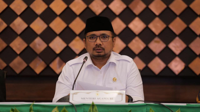 Menteri Agama Yaqut Cholil Qoumas menggelar konferensi pers pembatalan keberangkatan Haji 2021.
Foto: Kemenag RI