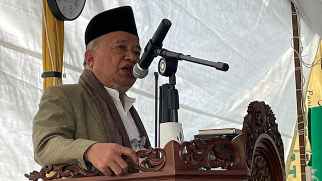 Perwakilan MUI Pusat Salat Jumat di lokasi Pembangunan Masjid At-Tabayyun, Taman Vila Meruya.  Foto: Dok. istimewa