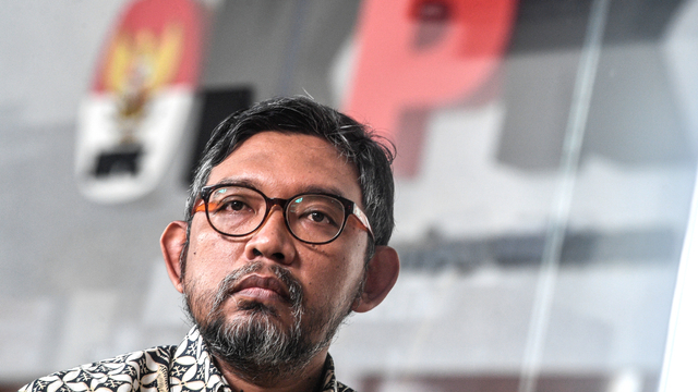 Direktur Sosialisasi dan Kampanye Antikorupsi KPK (non aktif) Giri Suprapdiono saat menghadiri debat soal polemik Tes Wawancara Kebangsaan (TWK) pegawai KPK di gedung KPK Merah Putih, Jakarta, Jumat (4/6). Foto: Muhammad Adimaja/ANTARA FOTO