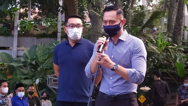 AHY dan Ridwan Kamil di Bandung. Foto: Rachmadi Rasyad/kumparan