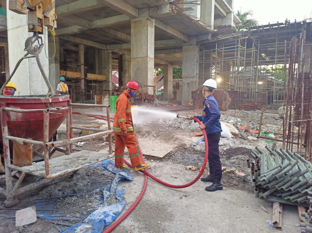 Pekerja proyek apartemen di Makassar, Sulsel, terkena corona. Foto: Dok. Istimewa