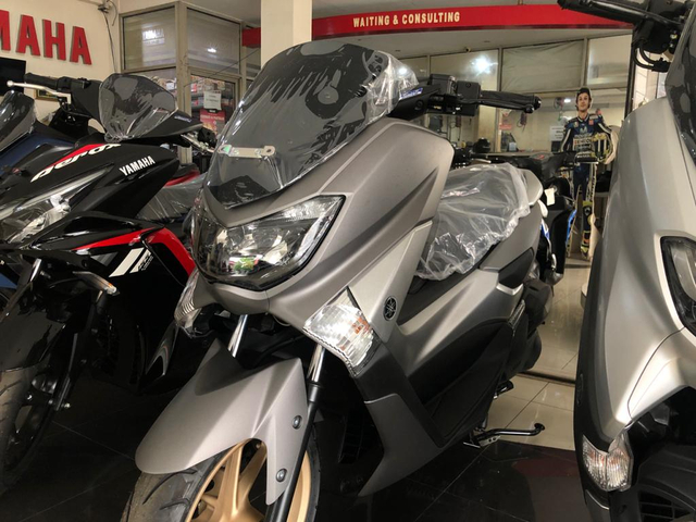 Yamaha Nmax model lawas masih tersedia 1 unit di diler kawasan Tangerang. Foto: Bangkit Jaya Putra/kumparan