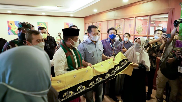 KETUA MPR RI, Bambang Soesatyo saat berkunjung ke PT RIau Andalan Pulp and Paper (RAPP), Jumat (4/6/2021), di Pangkalan Kerinci, Pelalawan, Riau.