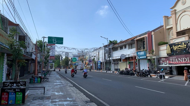 Suasana di Kota Kudus ketika imbauan agar pada 5-6 Juni di rumah saja. Foto: Indra Subagja/kumparan