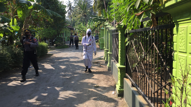 Pemkab Bantul jemput bola melakukan swab PCR di Dusun Lopati. Foto: Arfiansyah Panji Purnandaru/kumparan