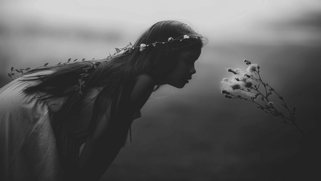 Kisah percintaan di masa lalu terasa unik karena biasanya memiliki tantangan yang luar biasa. Foto. dok: Pixabay