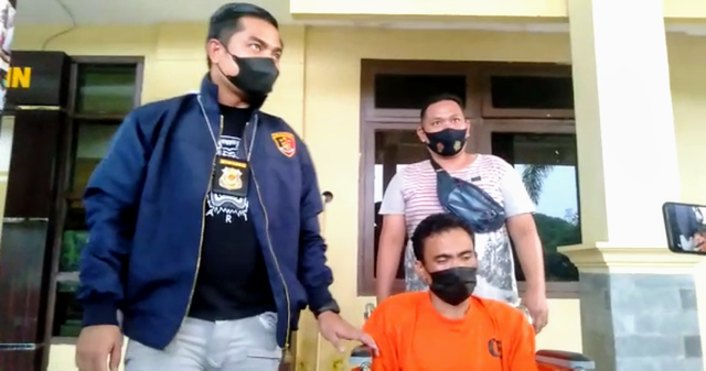 Pria berinisial SA, pelaku penganiayaan berat terhadap istrinya di Banyuasin, Sumsel. (foto: istimewa)