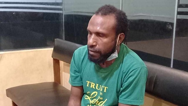 Victor Yeimo yang diduga sebagai aktor kerusuhan Papua ditangkap Satgas Nemangkawi. (Dok Foto:  Satgas Nemangkawi)