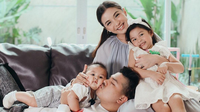 Perlukah Bayi Pakai Baby Walker Safety Strap seperti Anak Chelsea Olivia? Foto: Instagram/@chelseaoliviaa