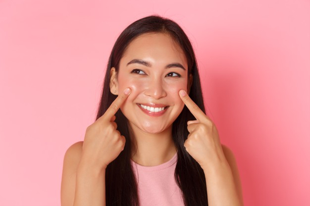 Ilustrasi skincare untuk ibu menyusui (Sumber : Freepik)