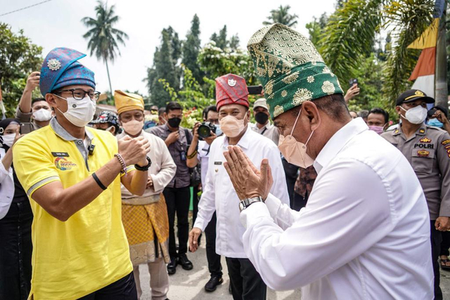 Sandiaga Uno berkunjung ke Desa Wisata Denai Lama Rabu (9/6).  Foto: Dok. Istimewa
