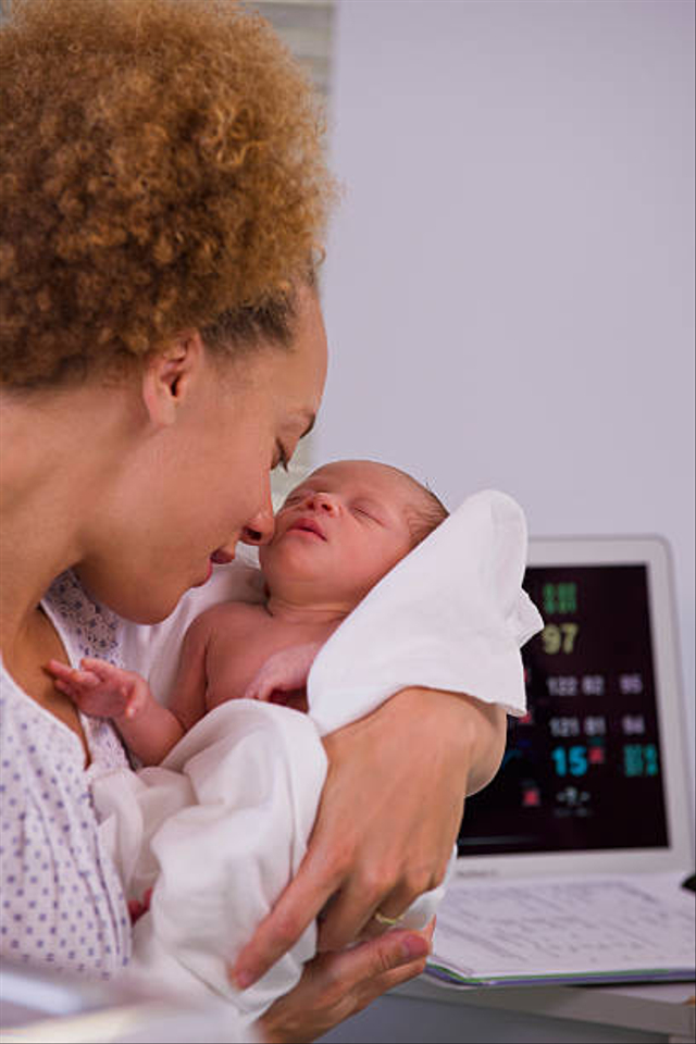 Ilustrasi ibu dan bayi. Foto: Getty Images 