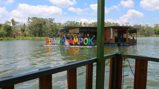 Cafe Apung Rowo Klampok. Foto: dok