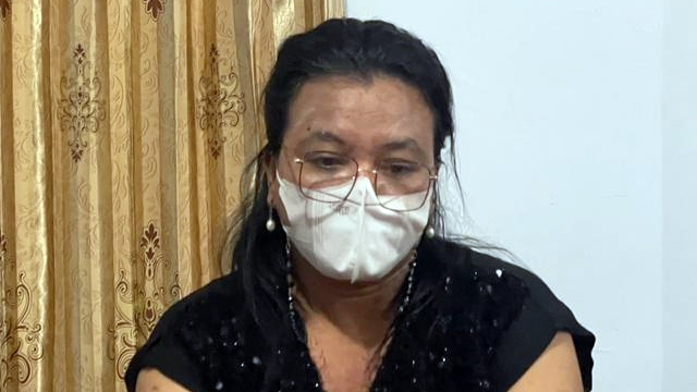 Herdawati Greida Simon, keponakan Wakil Bupati Sangihe, yang menjadi juru bicara keluarga
