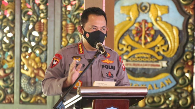 Kapolri Jenderal Listyo Sigit saat bertemu Forkompinda dan tokoh agama di Bangkalan,  Sabtu (12/6). Foto: Dok. Istimewa