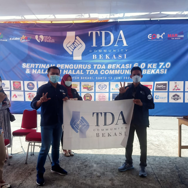 Serah Terima Amanah TDA Bekasi. Foto: dok