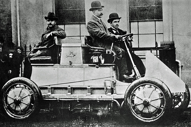 Mobil hibrida pertama, Lohner-Porsche | Wikimedia Commons