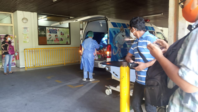 Suasana saat evakuasi korban oplodan disinfektan campur nutrisari - WIB