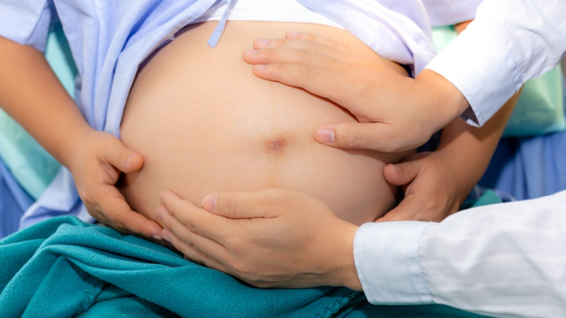 Setelah Ketuban Pecah, Berapa Lama Ibu Punya Waktu untuk Segera Melahirkan? Foto: Shutterstock