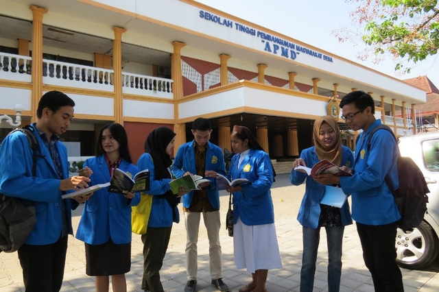 Mahasiswa STPMD 'APMD', Kampusnya Calon Pemimpin Daerah. Foto: dok. STPMD APMD