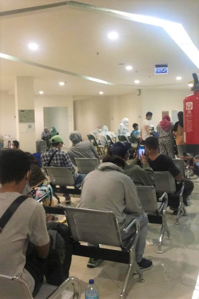 Antrean pasien Corona di RSDC Wisma Atlet, Senin (14/6/2021). Foto: Dok. Istimewa