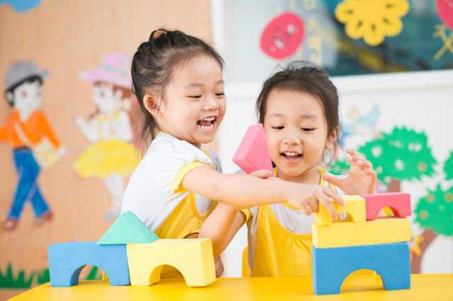 Ilustrasi Anak 2 Tahun Bermain. Foto: Freepik