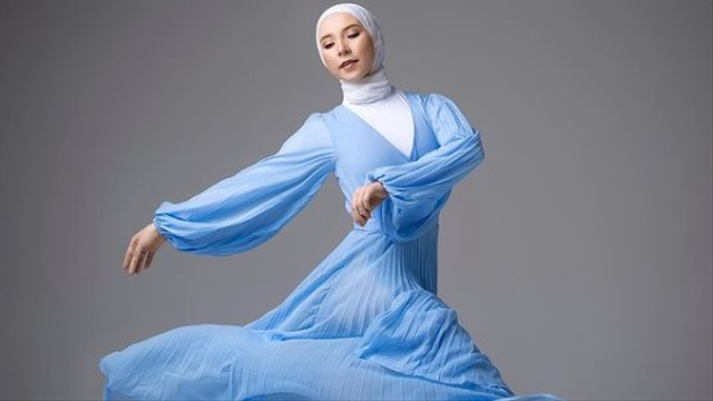 Sosok Stephanie Kurlow yang merupakan balerina berhijab pertama di dunia. Foto: Instagram/@stephaniekurlow