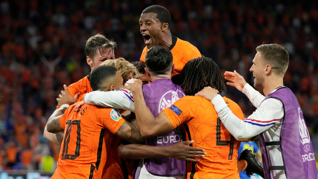 Belanda tampil ciamik saat menghadapi Ukraina dalam Grup C Euro 2020. Foto: Pool via REUTERS/Peter Dejong